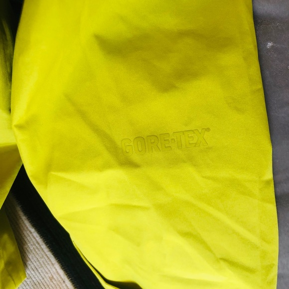 Patagonia Triolet, NWT - Picture 5 of 5